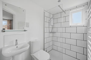 Shower room- click for photo gallery